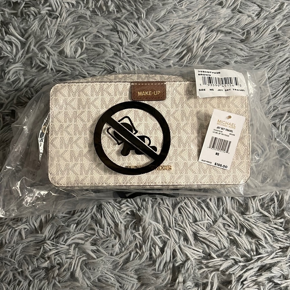 Michael Kors Jet set travel cosmetic bag